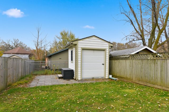 16 COOPER Avenue, Council Bluffs, IA 51503