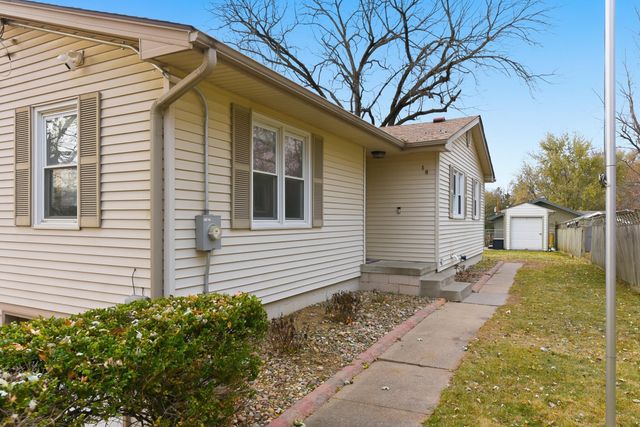 16 COOPER Avenue, Council Bluffs, IA 51503