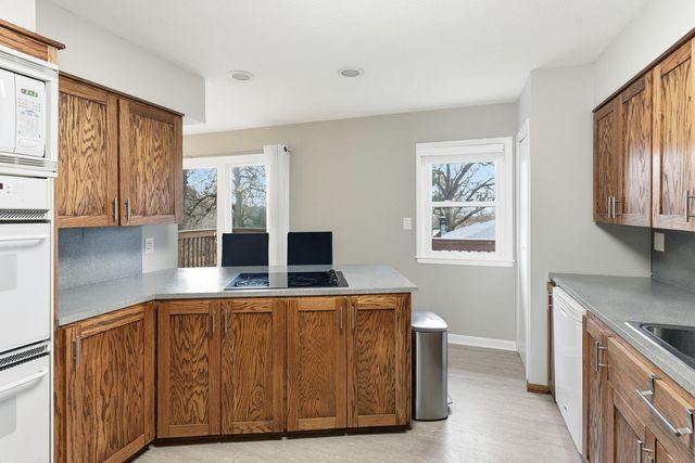 16 COOPER Avenue, Council Bluffs, IA 51503