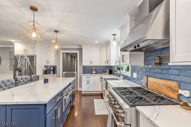 2205 Redwood Rd, Scotch Plains Twp., NJ 07076