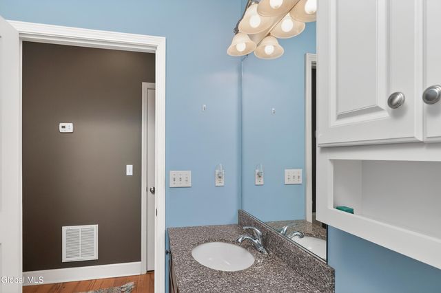 73 Saratoga Road APT 7, Glenville, NY 12302