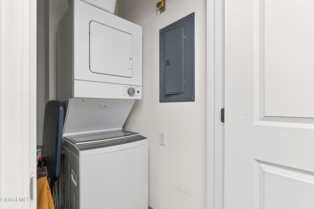 73 Saratoga Road APT 7, Glenville, NY 12302