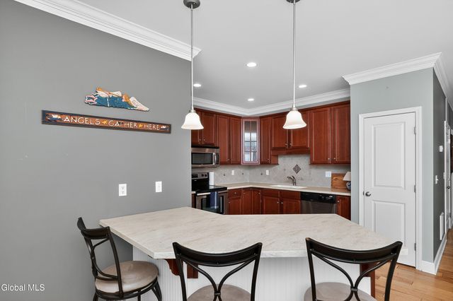 73 Saratoga Road APT 7, Glenville, NY 12302