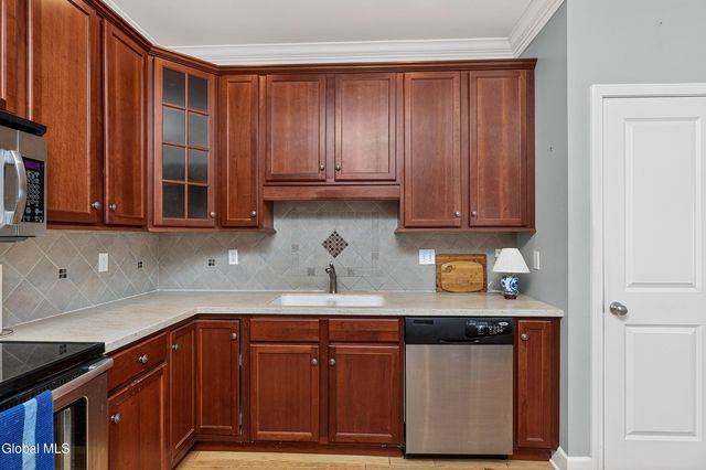 73 Saratoga Road APT 7, Glenville, NY 12302