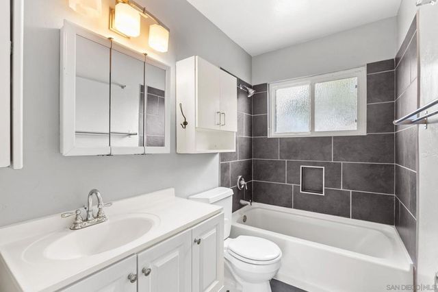 2429 Calle Serena, San Diego, CA 92139