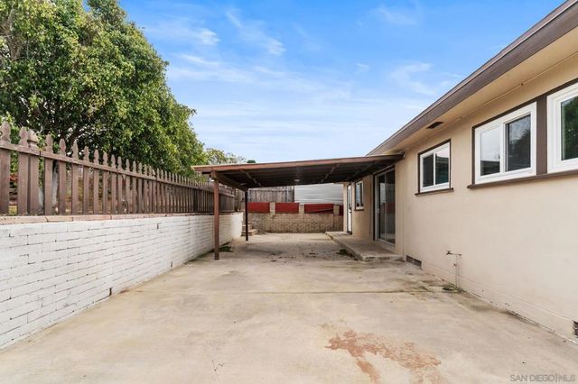 2429 Calle Serena, San Diego, CA 92139