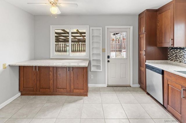 2429 Calle Serena, San Diego, CA 92139