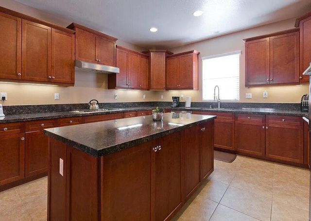 462 Via De La Paz, Palm Desert, CA 92211