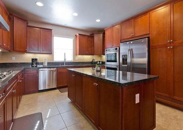 462 Via De La Paz, Palm Desert, CA 92211
