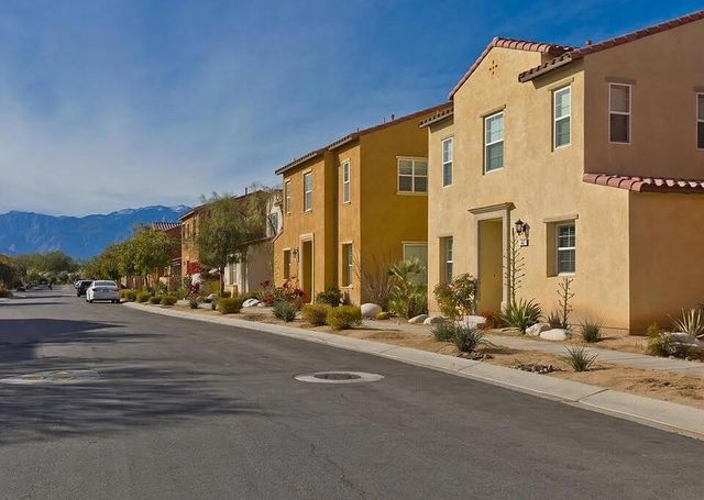 462 Via De La Paz, Palm Desert, CA 92211