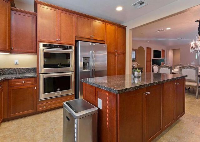 462 Via De La Paz, Palm Desert, CA 92211