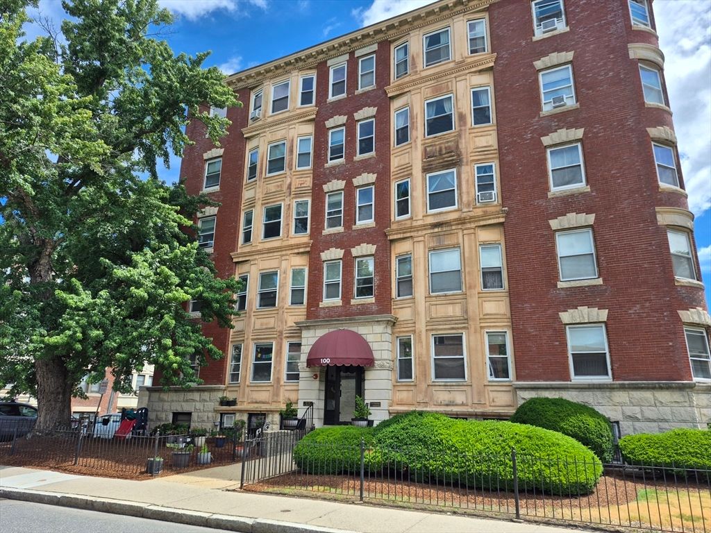 100 St Mary's St 10, Boston, MA 02215