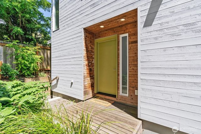3642 A Interlake Avenue N, Seattle, WA 98103
