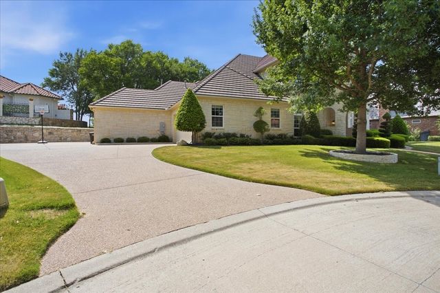 6705 Olympia Hills Road, Fort Worth, TX 76132