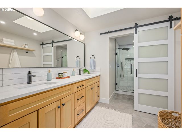 3810 SPRING Blvd, Eugene, OR 97405