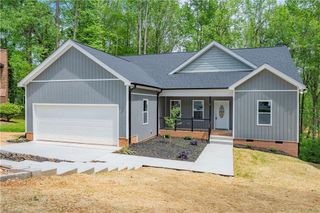 6 Teaberry Court, Greensboro, NC 27455