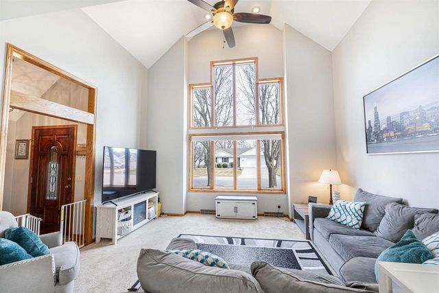 1029 Burnwyck Drive, Janesville, WI 53546