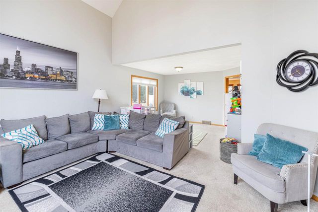 1029 Burnwyck Drive, Janesville, WI 53546