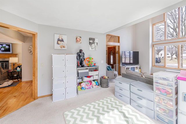 1029 Burnwyck Drive, Janesville, WI 53546