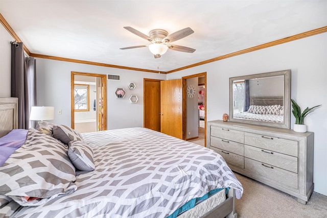 1029 Burnwyck Drive, Janesville, WI 53546