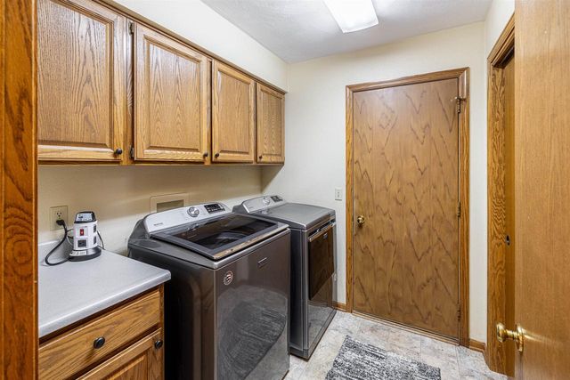 1029 Burnwyck Drive, Janesville, WI 53546