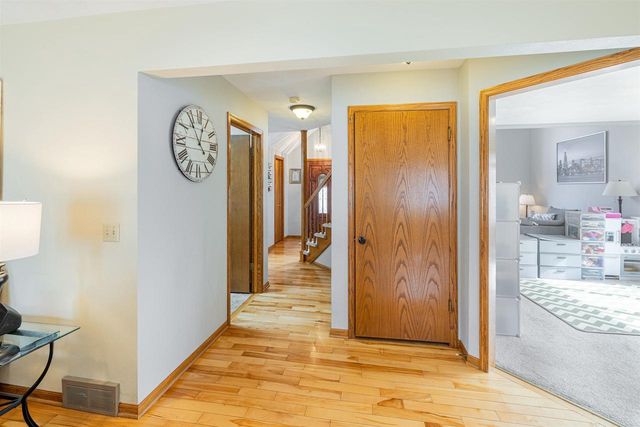 1029 Burnwyck Drive, Janesville, WI 53546