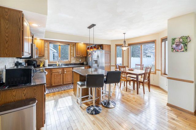 1029 Burnwyck Drive, Janesville, WI 53546