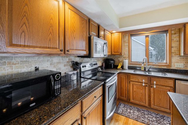 1029 Burnwyck Drive, Janesville, WI 53546