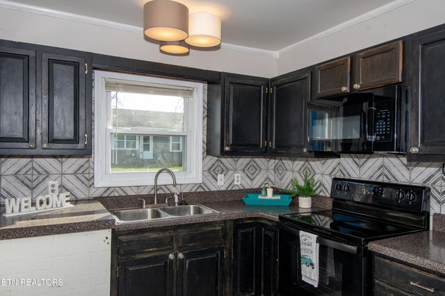 602 Mcginley St, Maryville, TN 37804