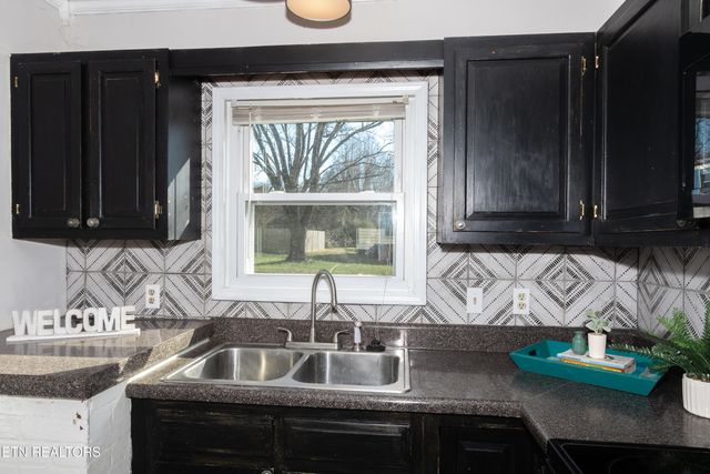 602 Mcginley St, Maryville, TN 37804