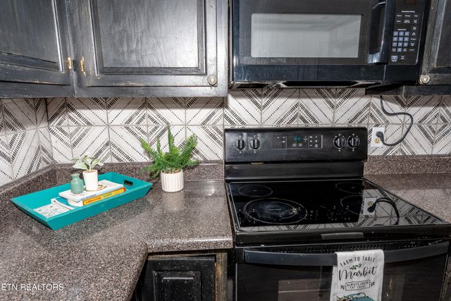 602 Mcginley St, Maryville, TN 37804