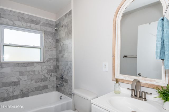 602 Mcginley St, Maryville, TN 37804