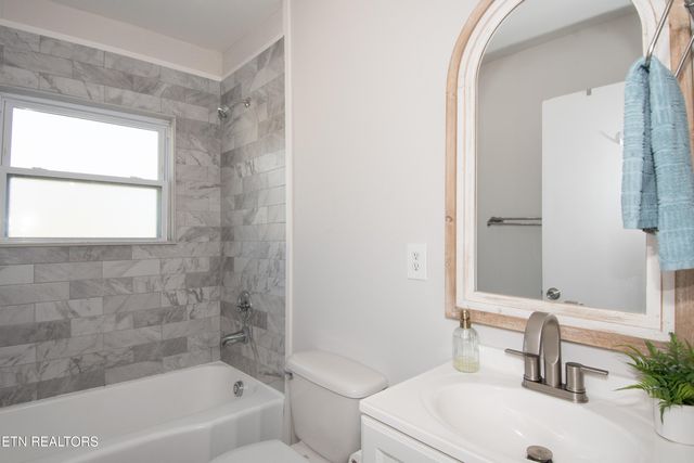 602 Mcginley St, Maryville, TN 37804