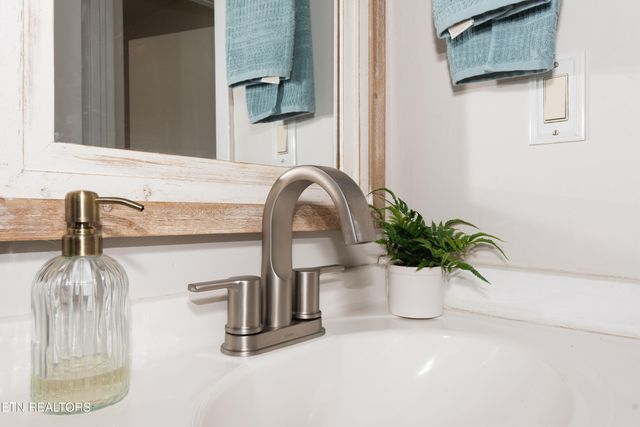 602 Mcginley St, Maryville, TN 37804