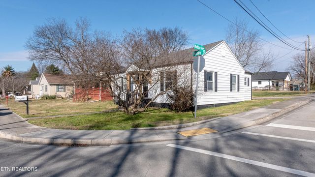 602 Mcginley St, Maryville, TN 37804