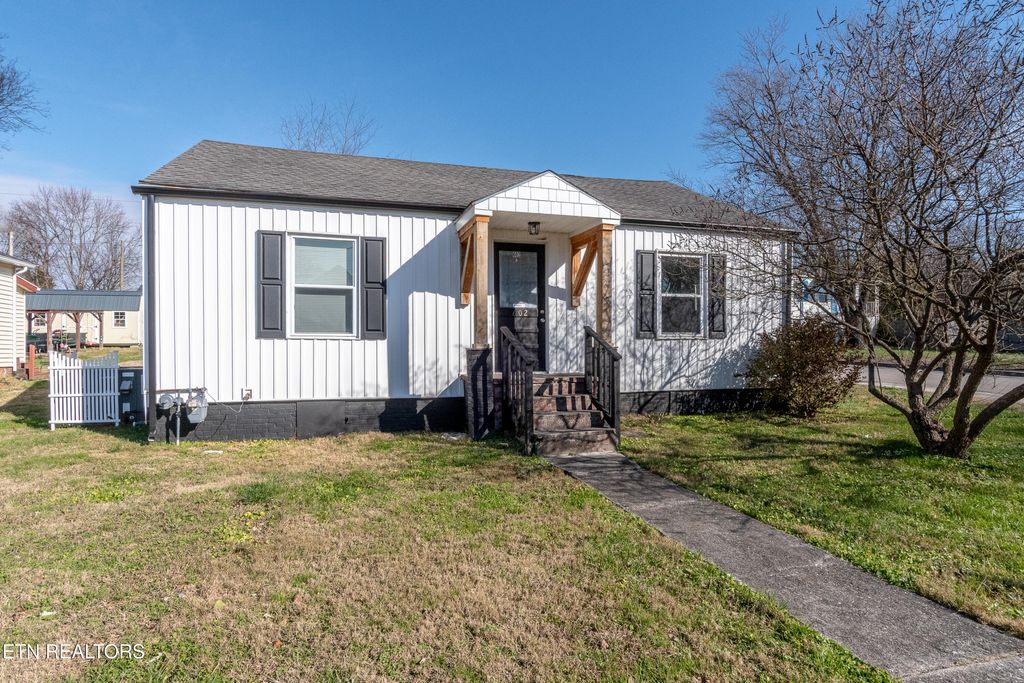 602 Mcginley St, Maryville, TN 37804