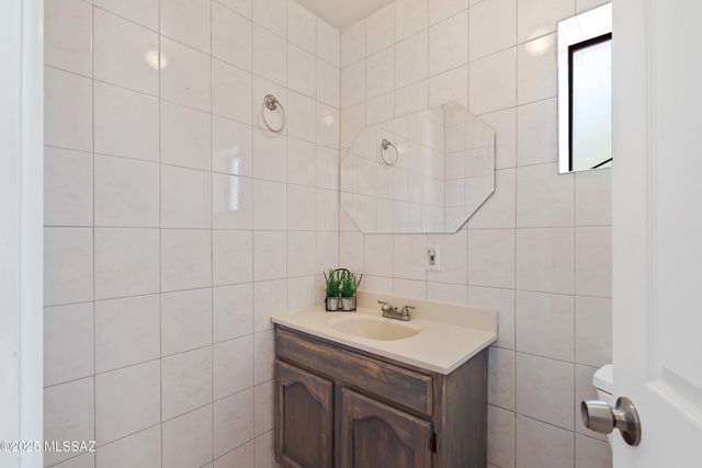 969 Circulo Golondrina, Rio Rico, AZ 85648