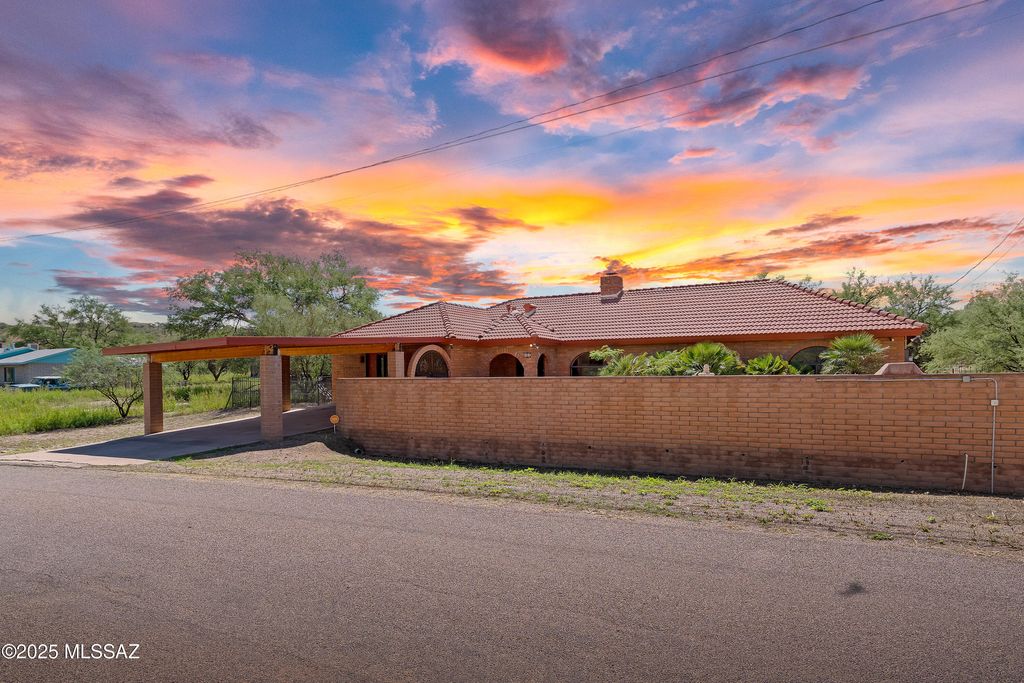 969 Circulo Golondrina, Rio Rico, AZ 85648