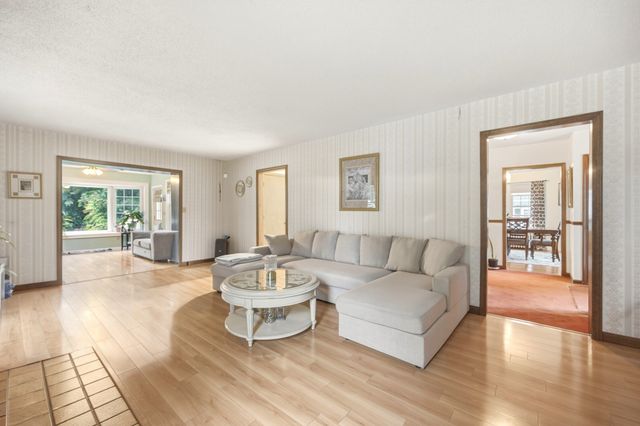 59 Prospect St, Gardner, MA 01440