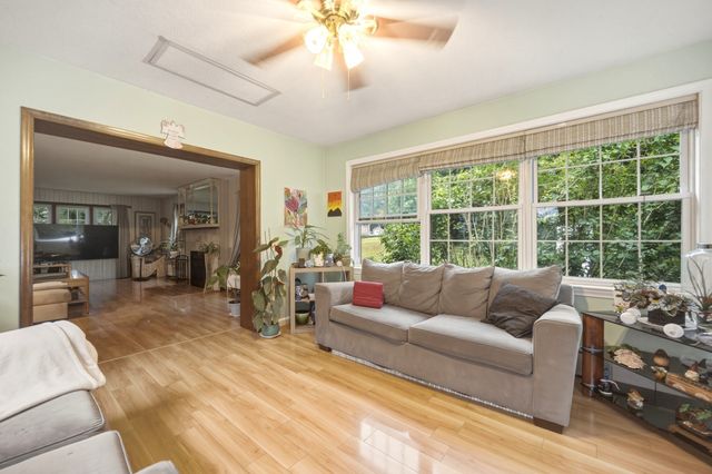 59 Prospect St, Gardner, MA 01440