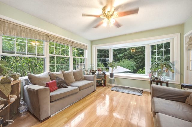 59 Prospect St, Gardner, MA 01440