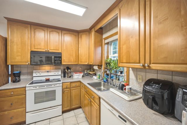 59 Prospect St, Gardner, MA 01440