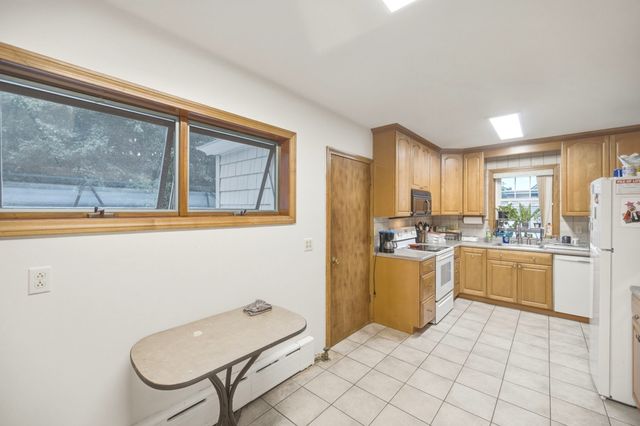 59 Prospect St, Gardner, MA 01440