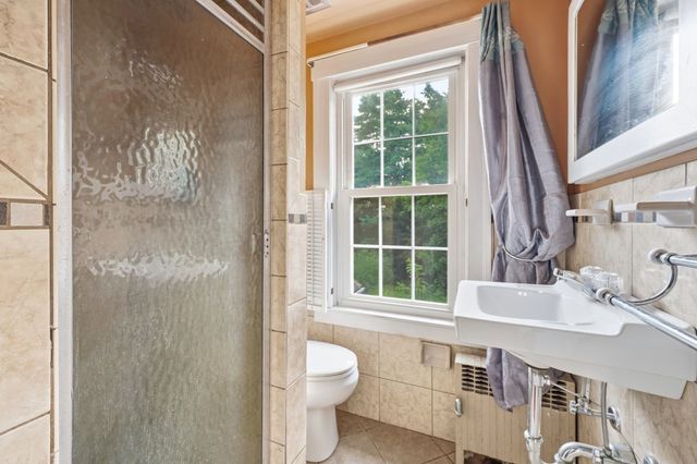 59 Prospect St, Gardner, MA 01440