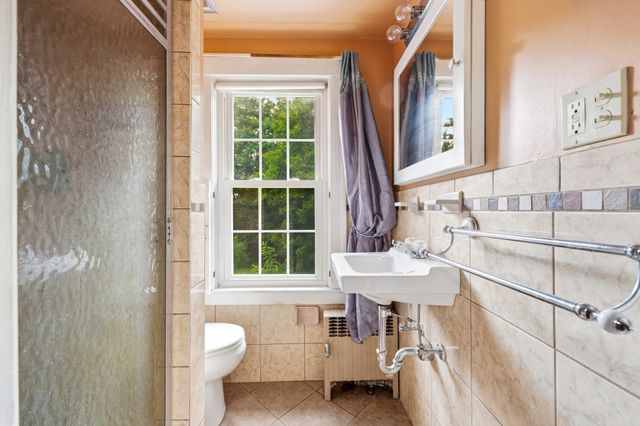 59 Prospect St, Gardner, MA 01440