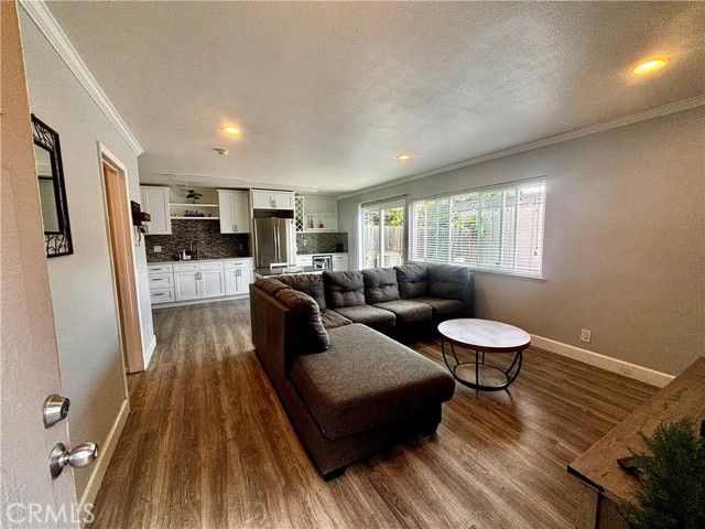 2910 Bradford Place, Santa Ana, CA 92707