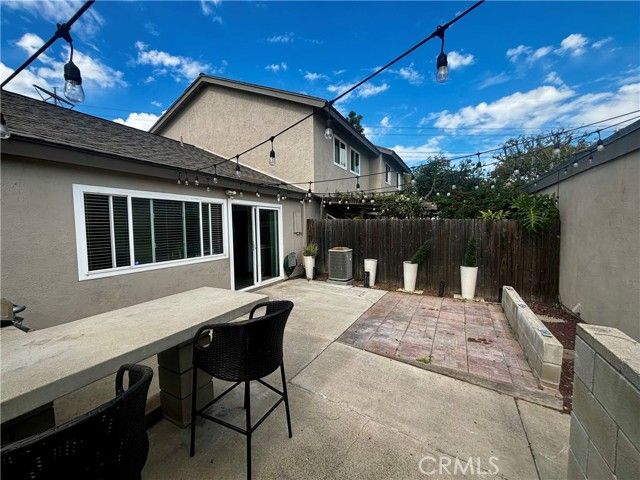 2910 Bradford Place, Santa Ana, CA 92707