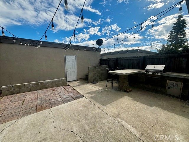 2910 Bradford Place, Santa Ana, CA 92707