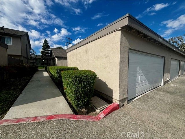 2910 Bradford Place, Santa Ana, CA 92707