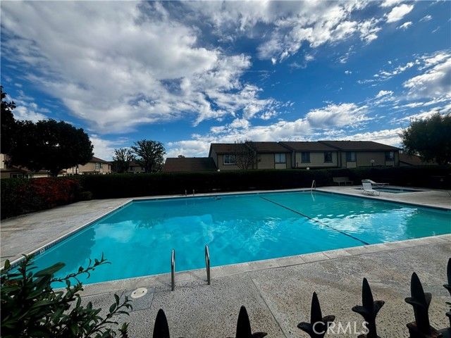 2910 Bradford Place, Santa Ana, CA 92707